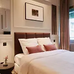Rosso Levanto Room - Duke Housing