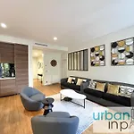 Urban Flat 119 - Spacious 5 Bedroom Flat In Paris