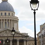 Au cœur du quartier latin : Grand loft climatisé !