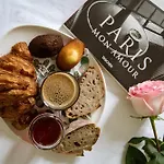 Montmartre Romantic, Bed & Breakfast - Paris