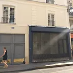 Impeccable & Typical Studio In The Marais