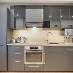 Bluestay 20 - Superb Apartment In Paris