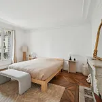 Duplex Avec Billard A Cote De La Tour Eiffel !
