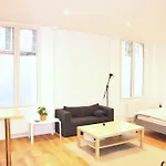 Votre Pied-A-Terre Ideal A Montmartre !