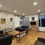 Appartement Spacieux Au Coeur Du 9 Eme Arrondissement