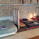 Studio Sur Cour A Deux Pas Du Canal Saint-Martin