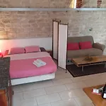 Studio Sur Cour A Deux Pas Du Canal Saint-Martin