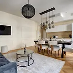 Bluestay 241 - Superb Apartment
