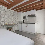 Studio Parisien 20M2 En Face Du Musee Grevin - 2P - Flat-Guest
