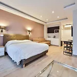 Blue Nights Apartments - Sebastopol