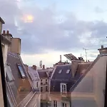 Nid Douillet Sous Les Toits Paris Gare Du Nord 10