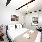 Modern & Spacious Near Le Marais