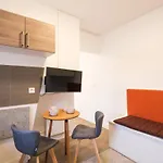 Beautiful Studio Trudaine-Marguerite