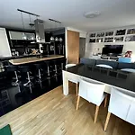 Room In Montrouge