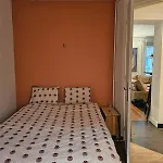 Buttes Chaumont Apartement