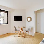 Haven Of Peace With Balcony Near Etoile Porte Maillot