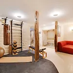 Exceptional House Sauna, Gym, Cinema, Wine Cellar