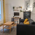 Apartment 2 Steps From Montmartre