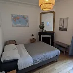 Apartment 2 Steps From Montmartre