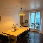 Charming Spacious T2 In The 18Th - Paris