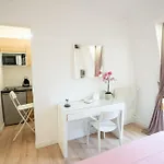 Studio Parisien Face Metro - Paris 9 - 2P - Flat-Guest