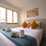 Cia - Pereire, Spacious Flat With Balcony
