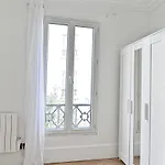 Modern Apartment Paris Moulin Rouge