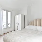 Modern Apartment Paris Moulin Rouge