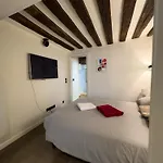 Appartement Design Au Coeur Du Marais