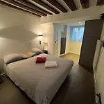 Appartement Design Au Coeur Du Marais