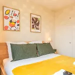 Luxury Flat For 6 People With Balcony - Near Metro