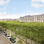 Pick A Flat\'S Apartment In Invalides - Avenue De Breteuil