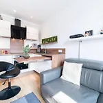 Superb Bright Apartment