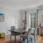 4 Bedroom Avenue Kleber