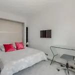 4 Bedroom Avenue Kleber