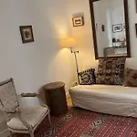 Bright Apartment On Rue Ballu
