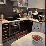 Bright Apartment On Rue Ballu