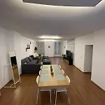 Seemingly Well Placed 100M 2
