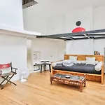 Apartment On Rue Pierre Fontaine