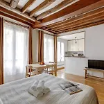 Bnbnova - 1Br Eiffel Tower & Rue Cler