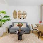 Stylish Apartment 3 Min From Haussmann, Sleeps4