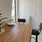 Superb Studio With Eiffel Tower View