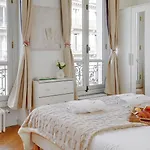 L\'Atelier Haussmann, Close To Galeries Lafayette