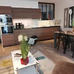 Apartments Paris Centre - At Home Hotel