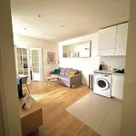 Modern & Central Apartment