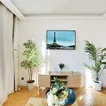 Magnificent Apartment - 2Br 6P - Tour Eiffel