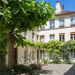 J Wonderful Flat In Le Marais