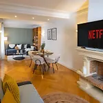 Spacious Apartment For 6 People