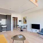 Studio Refait A Neuf Avec Balcon Et Vue Sur La Seine - Bail Mobilite