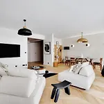 Magnifique Appartement 140 M2 Avec Terrasse - Bail Mobilite